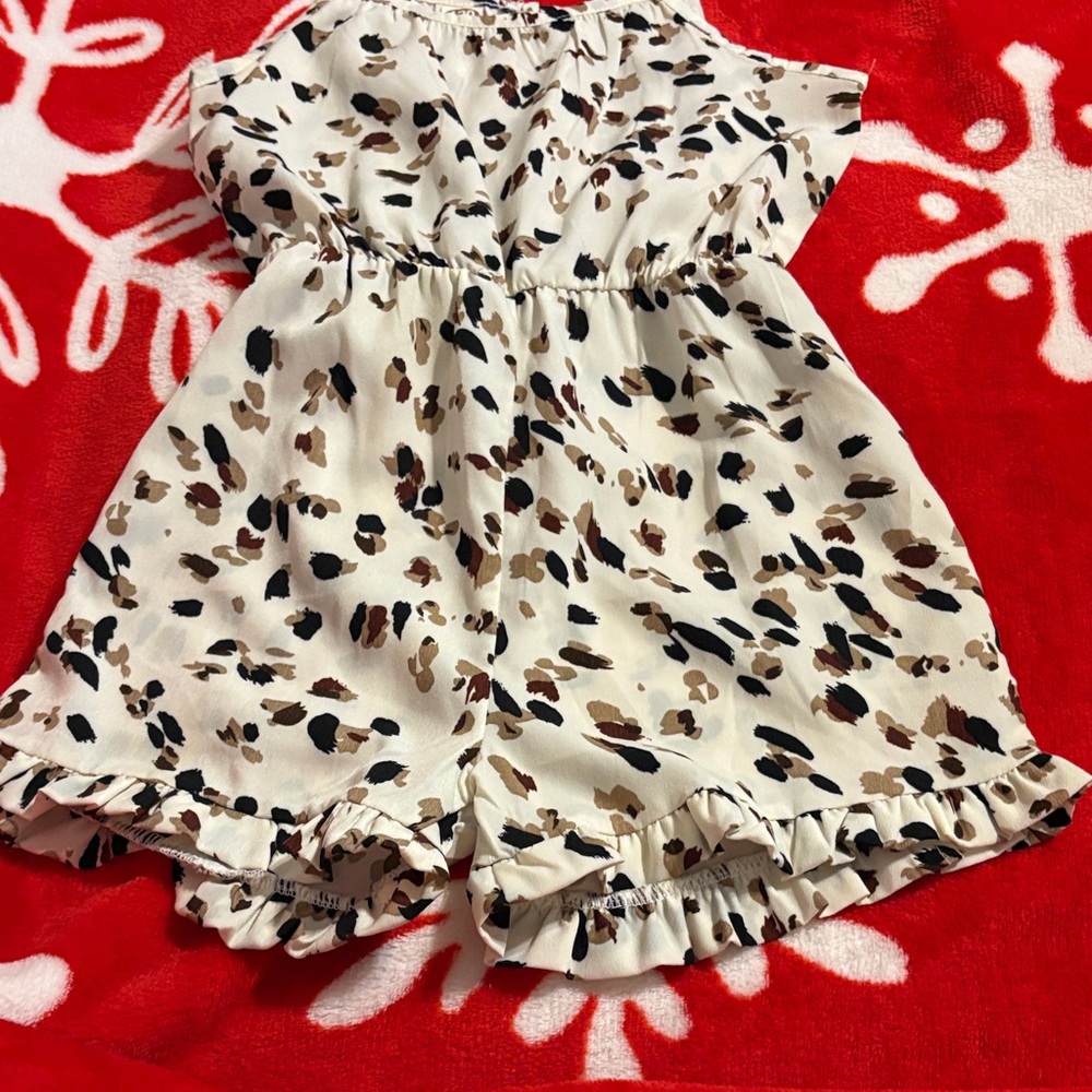 Leopard Print Ruffle Romper - Picture 3 of 3